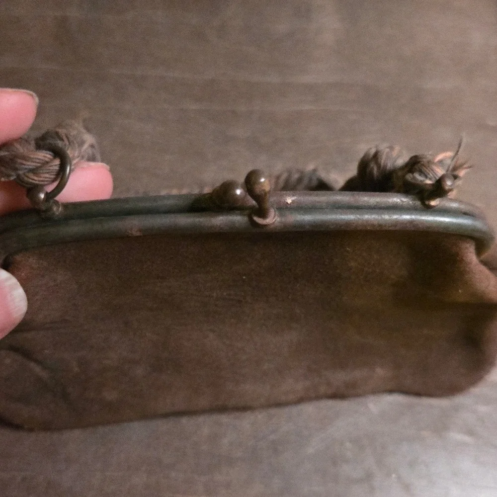 Antique 1920s Primative Brown Suede Leather Kiss Lock Coin Purse Cord Handle‎